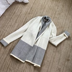 Skies Are Blue M Sweater NWOT